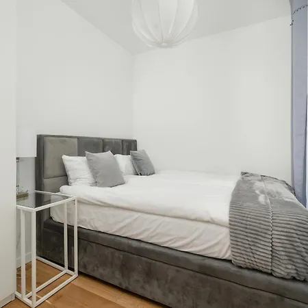 Rent Like - Gwiazdzista 20 Wroclaw